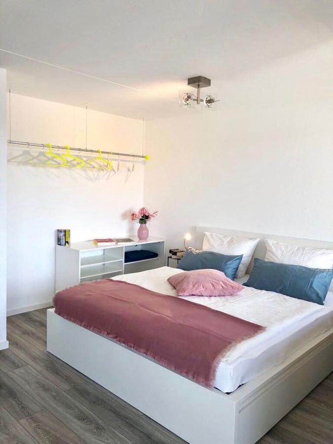 Grosses Appartement Mit Aussichtsbalkon Ludwigsburg Exterior foto